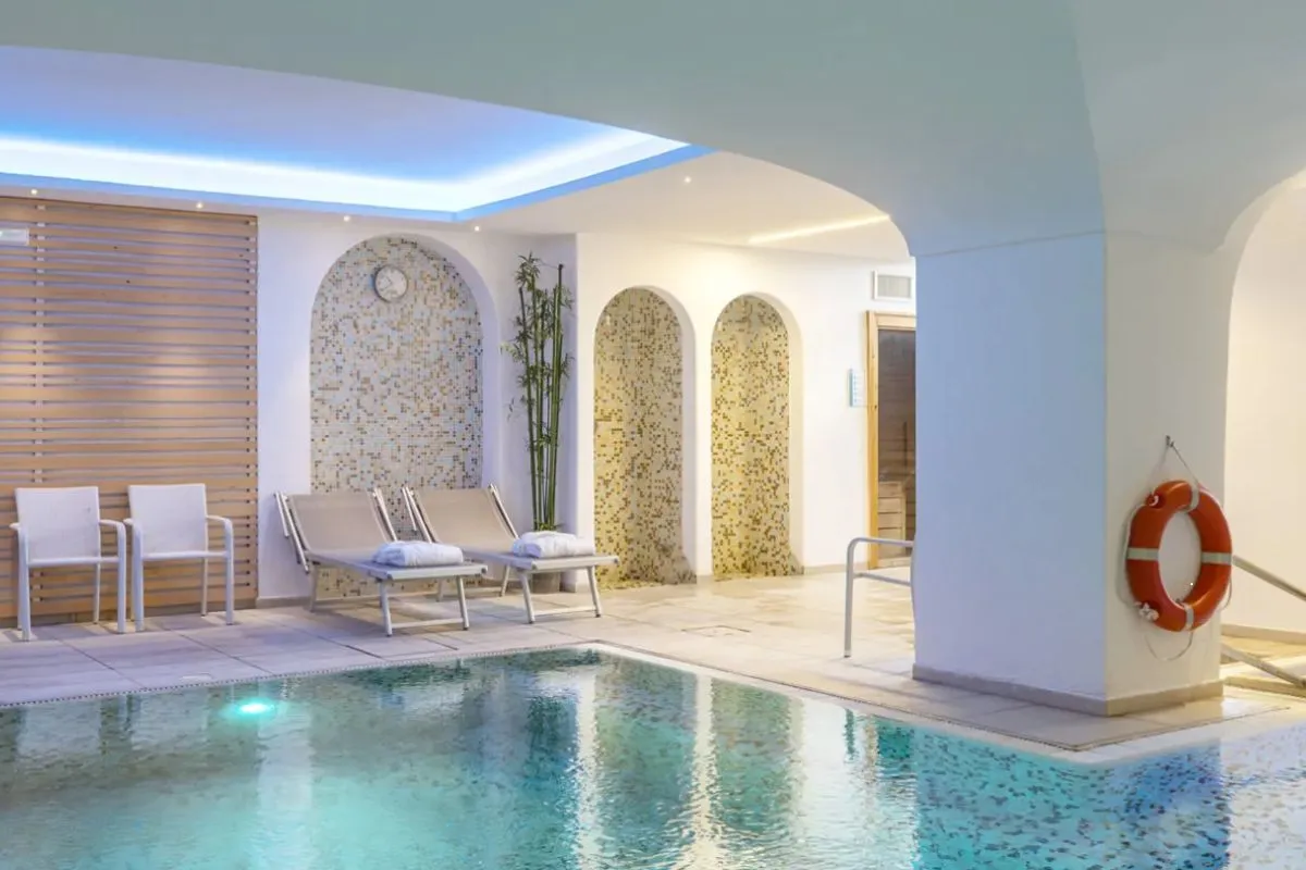 Hotel Terme Gran Paradiso, la piscina interna