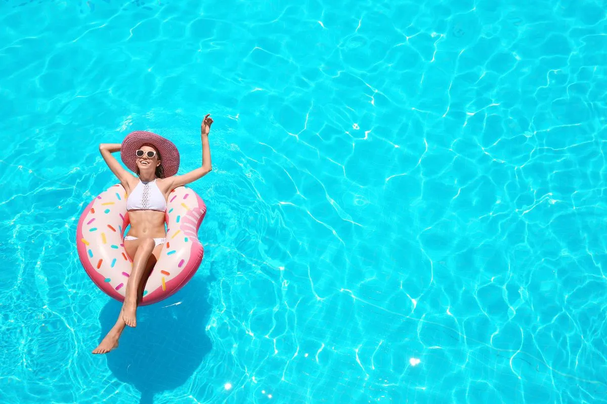 Tour delle Isole, relax in piscina