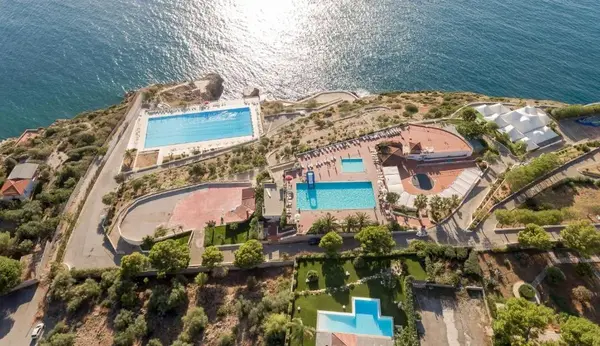 Perla del Golfo Resort